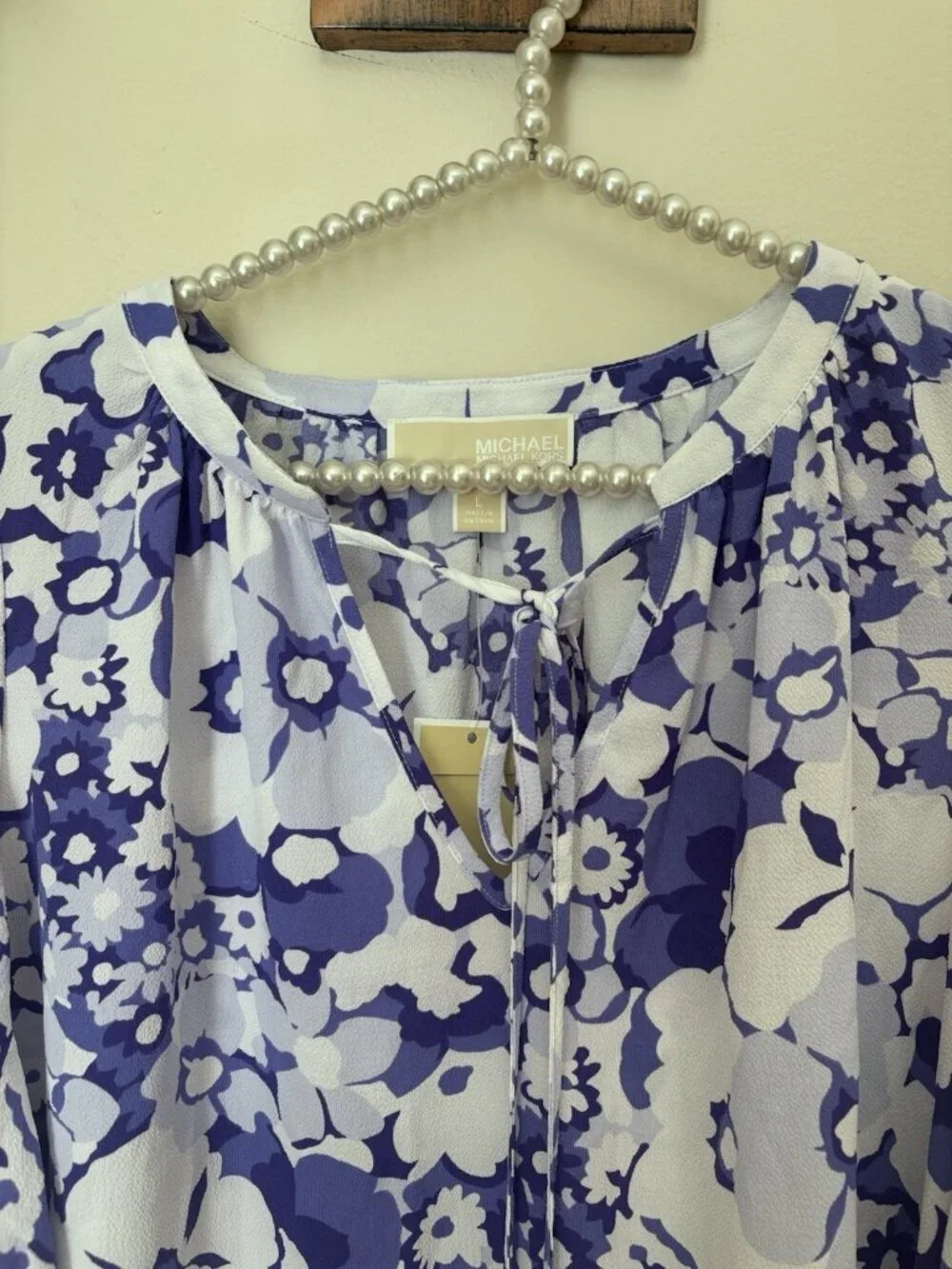 NWT Michael Kors Womens Size L Purple Floral Top Cold Shoulder Short Sleeve